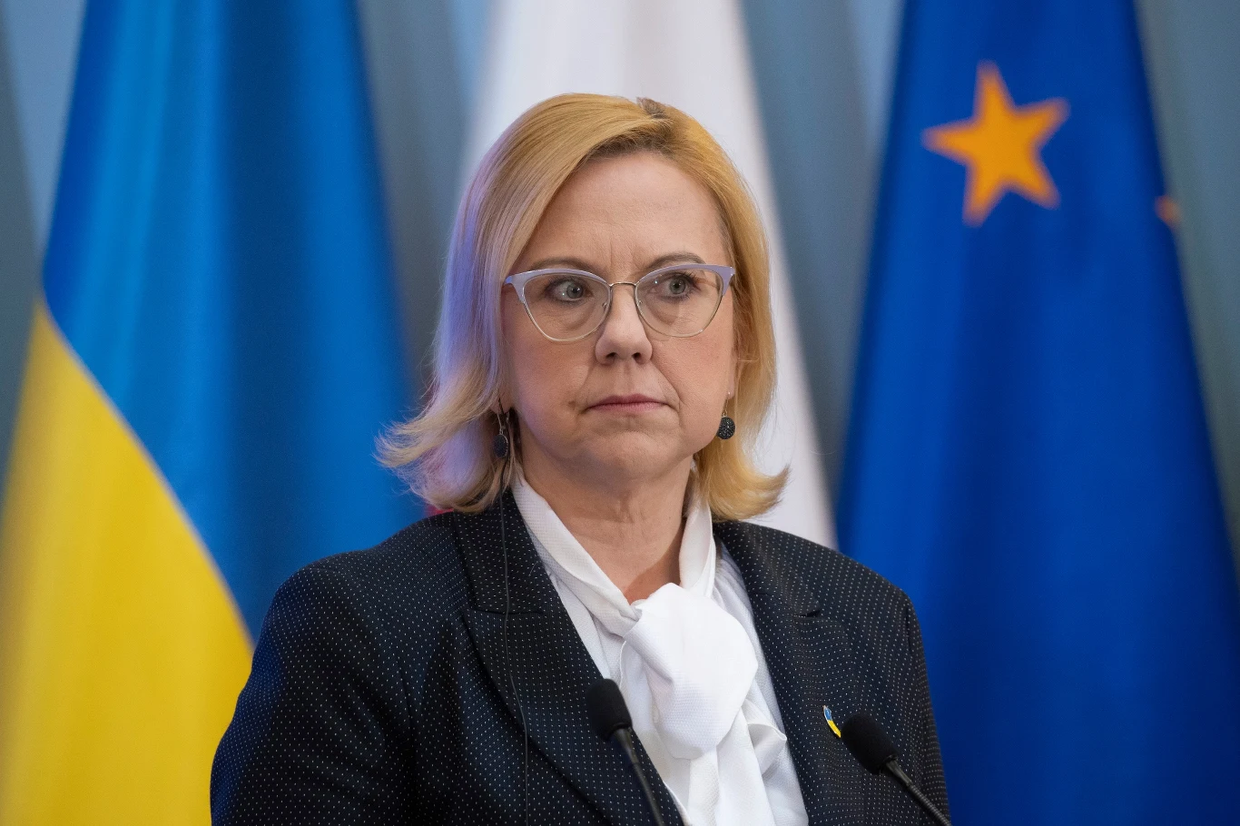 Minister Anna Moskwa zadeklarowała, że cena węgla spadnie do 1 tys. zł za tonę, a "gazu nie zabraknie" Minister Anna Moskwa zadeklarowała, że cena węgla spadnie do 1 tys. zł za tonę, a "gazu nie zabraknie"