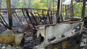 Zdjęcie spalonego busa