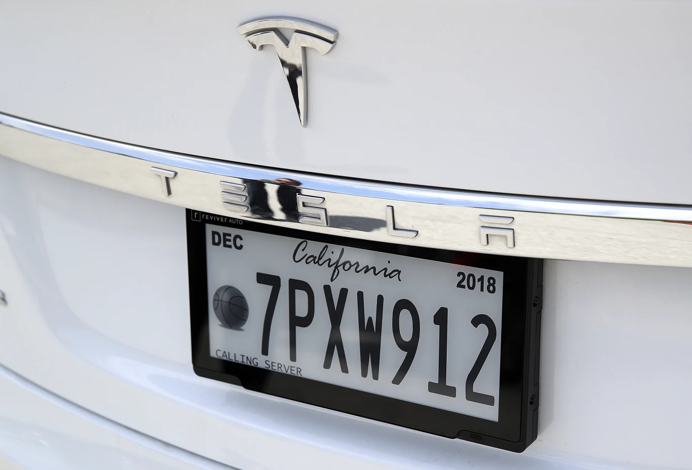 Oprócz Michigan, cyfrowe tablice są już dopuszczone w Kalifornii i Arizonie.