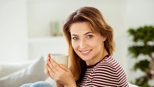 Ten napój pomaga zgubić boczki. Wystarczą dwa składniki, aby cieszyć się piękną sylwetką