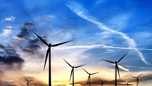 Minimalną odległość turbin wiatrowych od zabudowań określono na 500 m