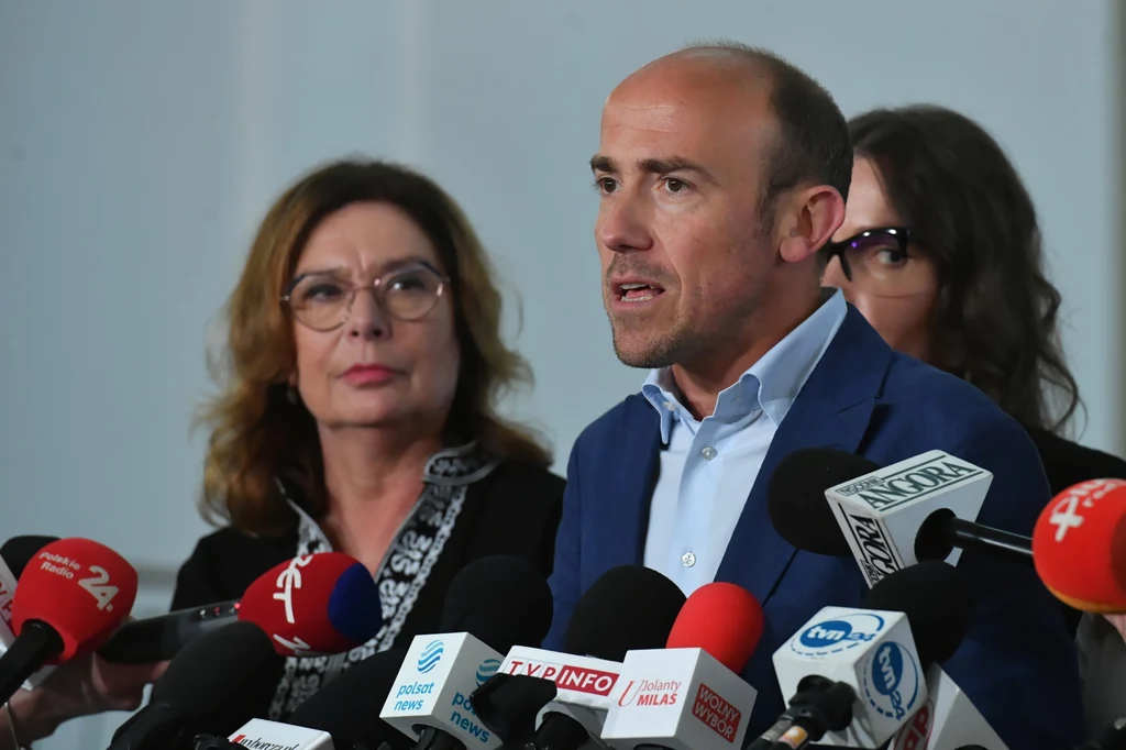 PiS traktuje Polskę jak prywatny folwark - powiedział szef KO Borys Budka. Zdjęcie ilustracyjne PiS traktuje Polskę jak prywatny folwark - powiedział szef KO Borys Budka. Zdjęcie ilustracyjne