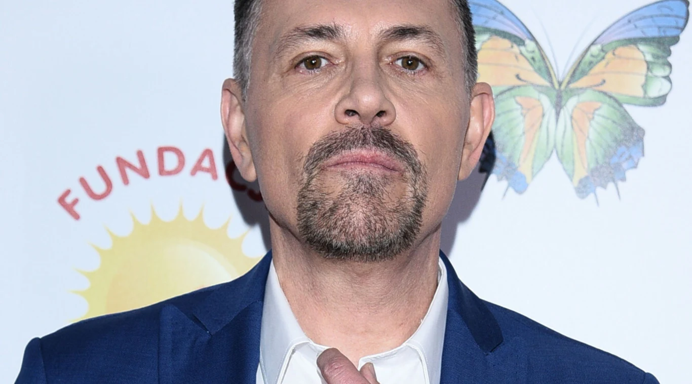 Krzysztof Ibisz został w perfidny sposób wykorzystany przez oszustów Krzysztof Ibisz został w perfidny sposób wykorzystany przez oszustów