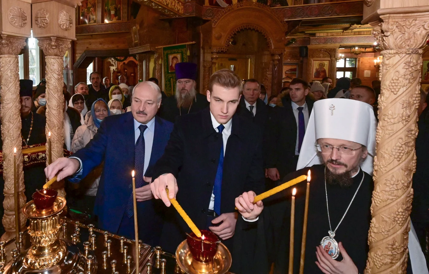 Aleksandr Łukaszenka z synem Mikołajem