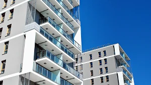 Hiperboliczny wzrost wolumenu transakcji gotówkowych w obrocie pierwotnego rynku mieszkaniowego nie oznacza już stanu przyśpieszenia prosperity, ale wręcz przeciwnie - jest objawem ostrego hamowania koniunktury