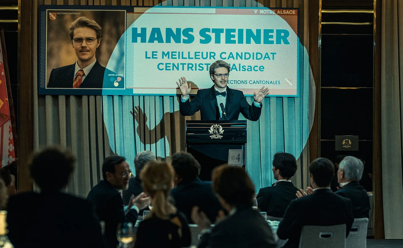 Fabuła filmu skupia się na życiu dwóch bohaterów żyjących równolegle. Hans (Jakub Gierszał) i Jan Bitner (Tomasz Schuchardt) żyją oddzieleni od siebie żelazną kurtyną. Hans pracuje w urzędzie w Strasburgu, wiedzie spokojne, wręcz monotonne życie. 