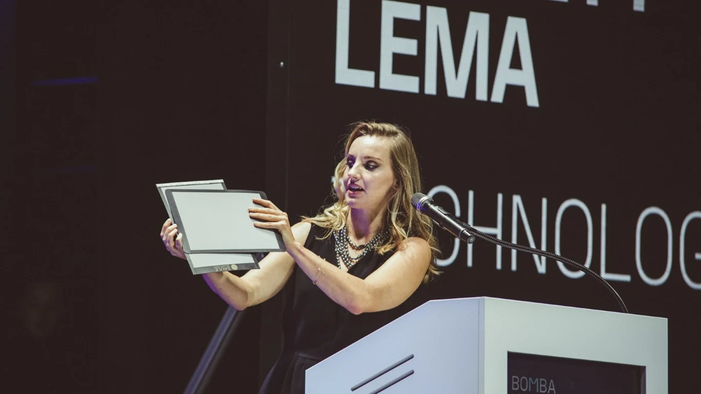 Olga Malinkiewicz prezentuje ogniwa perowskitowe na Festiwalu Przyszłości Bomba Megabitowa Olga Malinkiewicz prezentuje ogniwa perowskitowe na Festiwalu Przyszłości Bomba Megabitowa