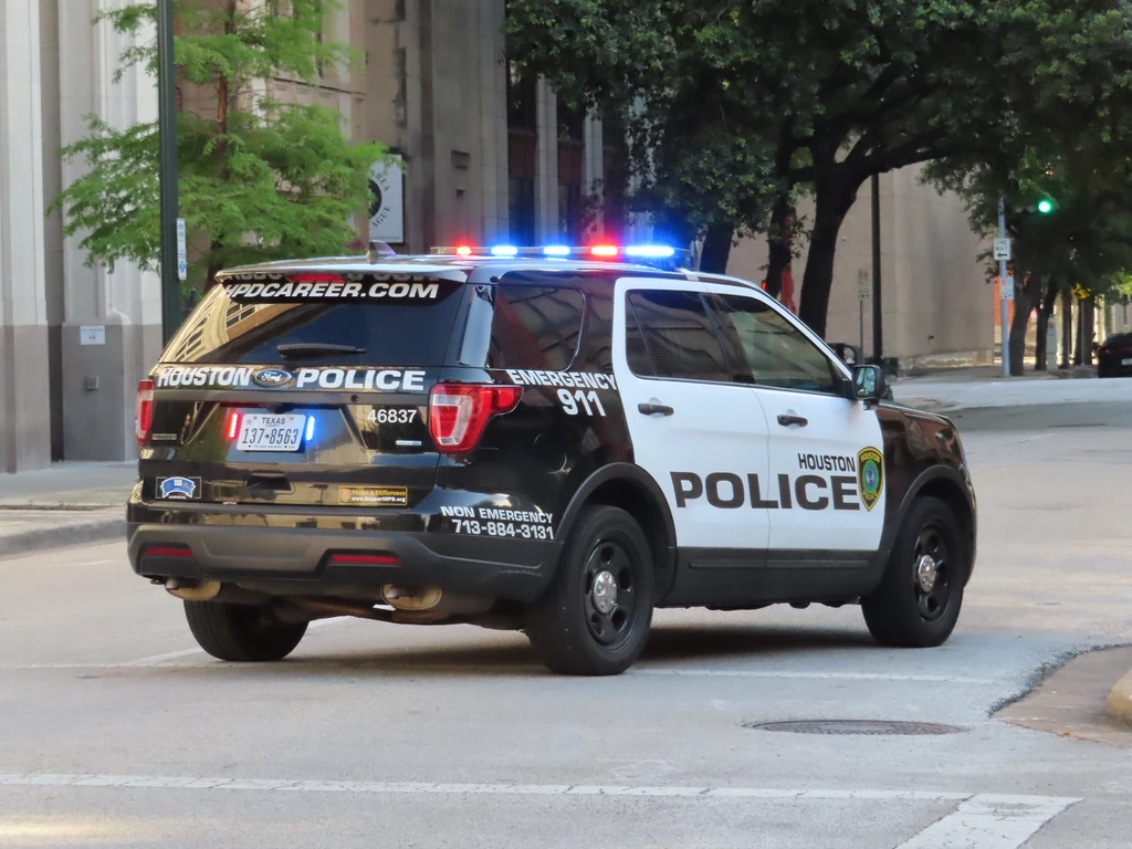 Policja w stanie Teksas w USA zastrzeliła mężczyznę, który otworzył ogień na obozie letnim dla dzieci. Zdjęcie ilustracyjne Policja w stanie Teksas w USA zastrzeliła mężczyznę, który otworzył ogień na obozie letnim dla dzieci. Zdjęcie ilustracyjne