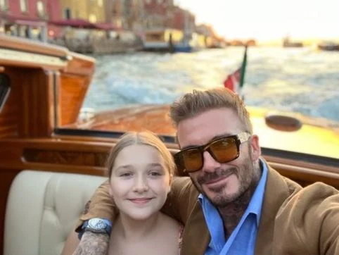 Harper Beckham i David Beckham podczas wakacji we Włoszech