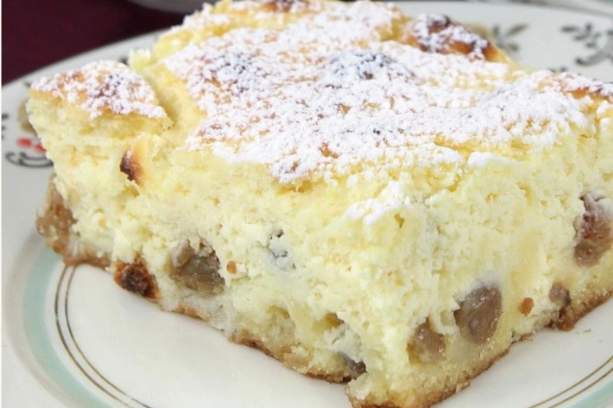 Przepis na sernik z rodzynkami pochodzi z książki "Siostra Anastazja. Życie pełne smaku" Przepis na sernik z rodzynkami pochodzi z książki "Siostra Anastazja. Życie pełne smaku"