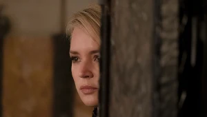 Virginie Efira w roli tytułowej bohaterki filmu "Sekret Madeleine Collins"