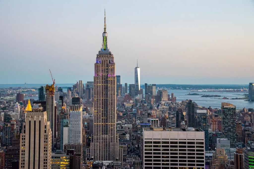 Górujący nad Nowym Jorkiem Empire State Building