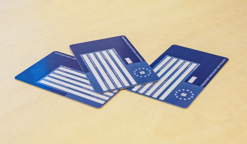 Czas oczekiwania na EKUZ, czyli Europejską Kartę Ubezpieczenia Zdrowotnego najczęściej wynosi kilka dni 