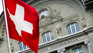 Bank centralny Szwajcarii podniósł stopy o 0,5 pkt proc. To ważna decyzja także dla "frankowiczów"