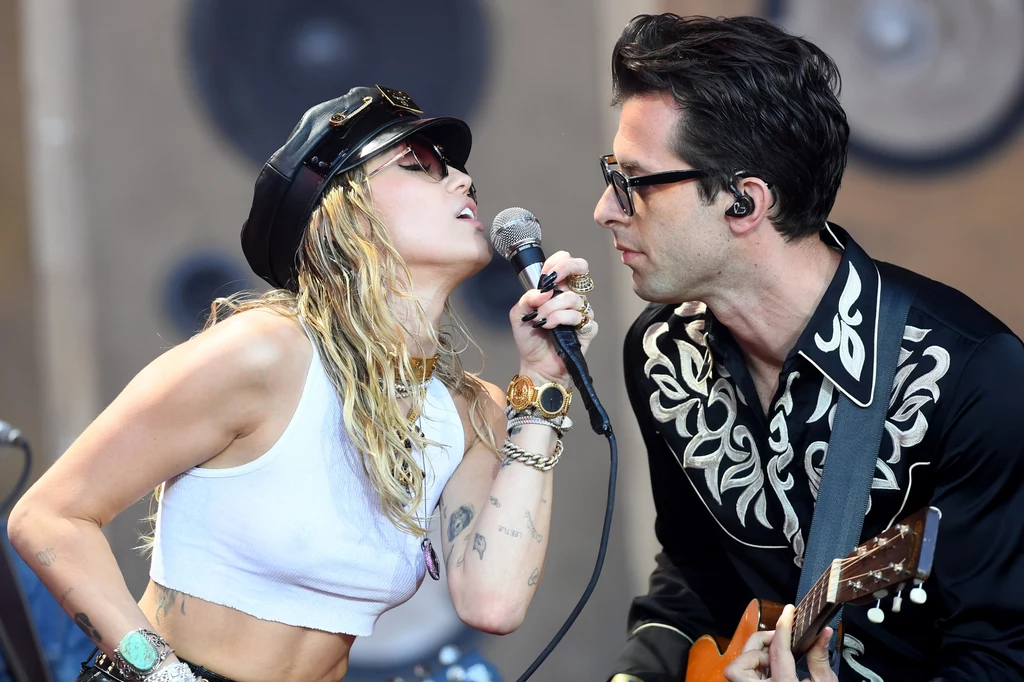 Mark Ronson zaprosił Miley Cyrus do hitu "Nothing Breaks Like a Heart"