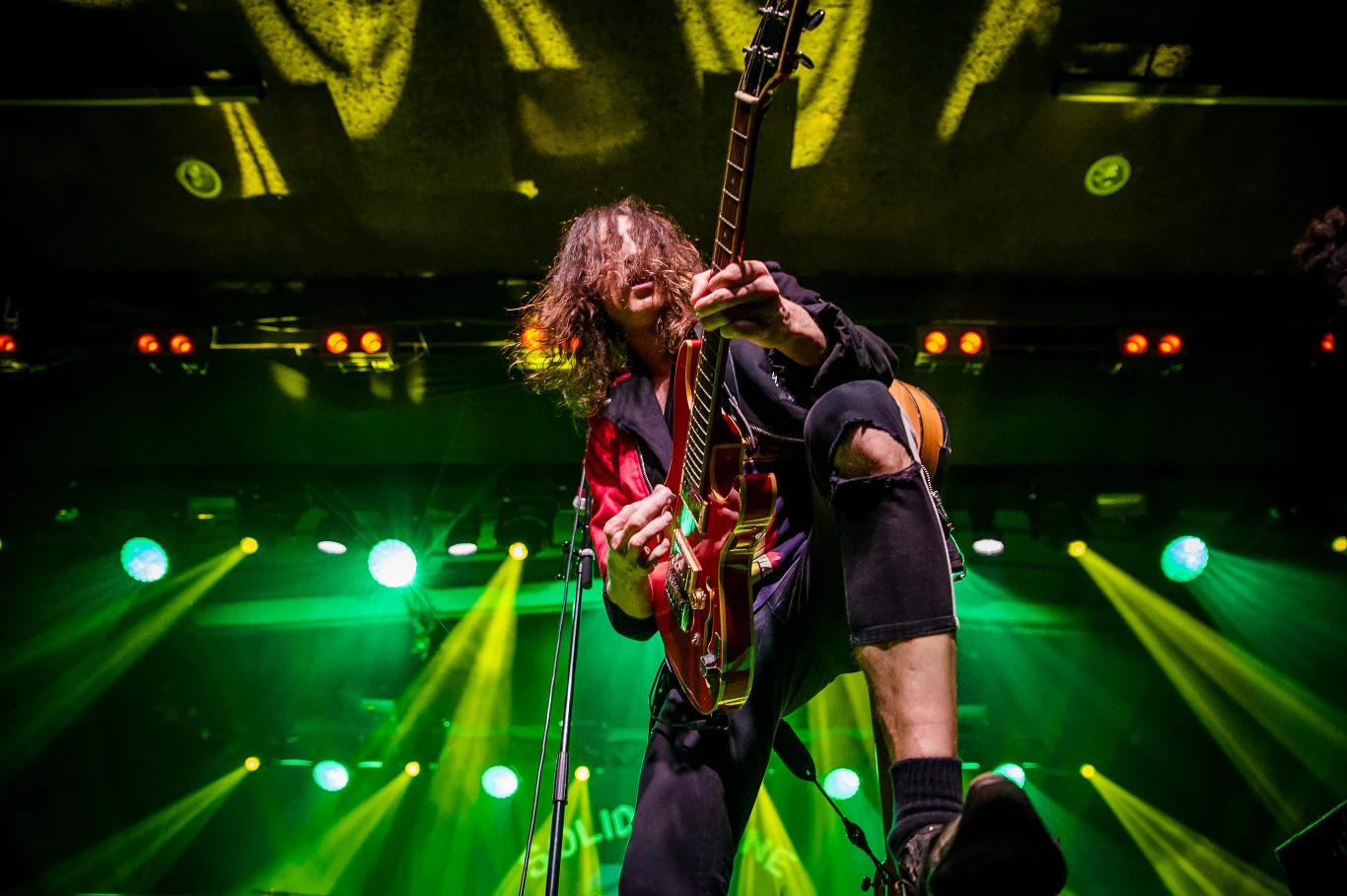 Muzycy mocno zaangażowali się w akcję pomocy Ukrainie (stąd pochodzi lider) zaatakowanej przez Rosję. W repertuarze koncertowym znalazł się utwór "Tereborona (Civil Defense)" poświęcona siłom samoobrony.