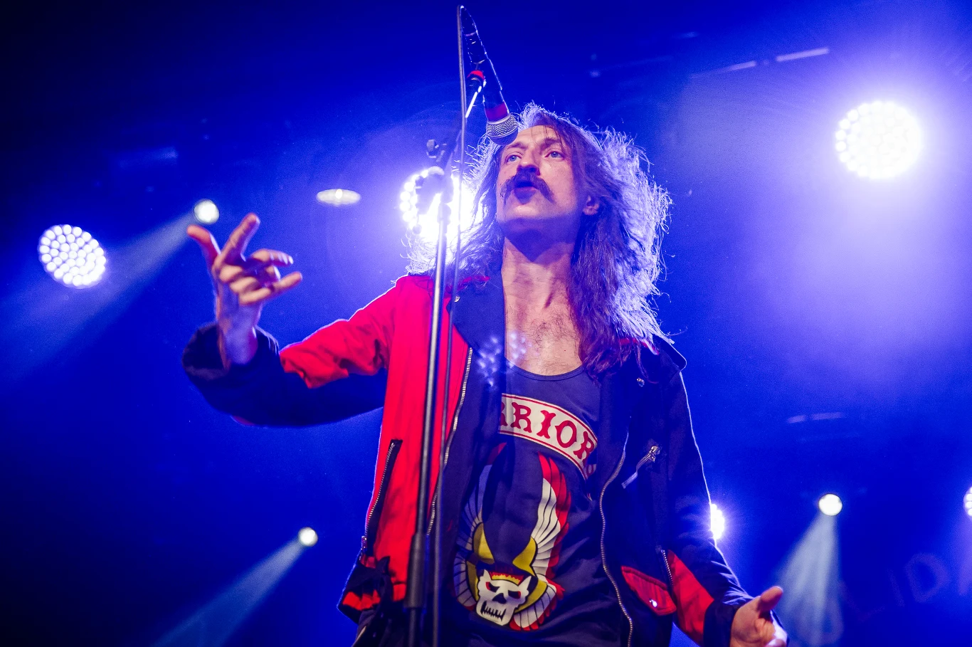 Twórcy cygańskiego punka - czyli wybuchowej i rewolucyjnej mieszanki wschodnioeuropejskich dźwięków zainspirowanych folklorem Ukrainy i Rosji, muzyki yiddish tworzonej przez lokalną społeczność żydowską, oraz punkowych riffów gitarowych z rozbujanymi brzmieniami rodem z Ameryki Łacińskiej mają w dorobku osiem studyjnych płyt.