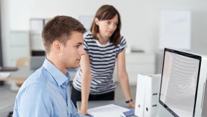 Ponadprzeciętnie wysoką skłonność do zmiany pracy deklarują osoby najmłodsze 