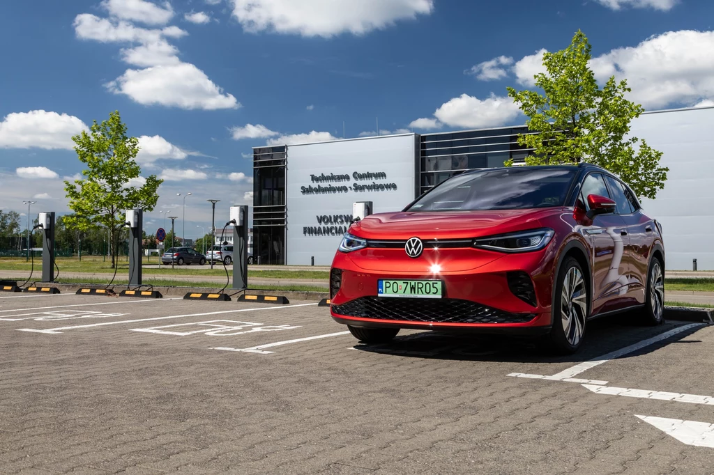 Volkswagen sprzedał w 2021 roku dwa razy więcej "elektryków" niż rok wcześniej.