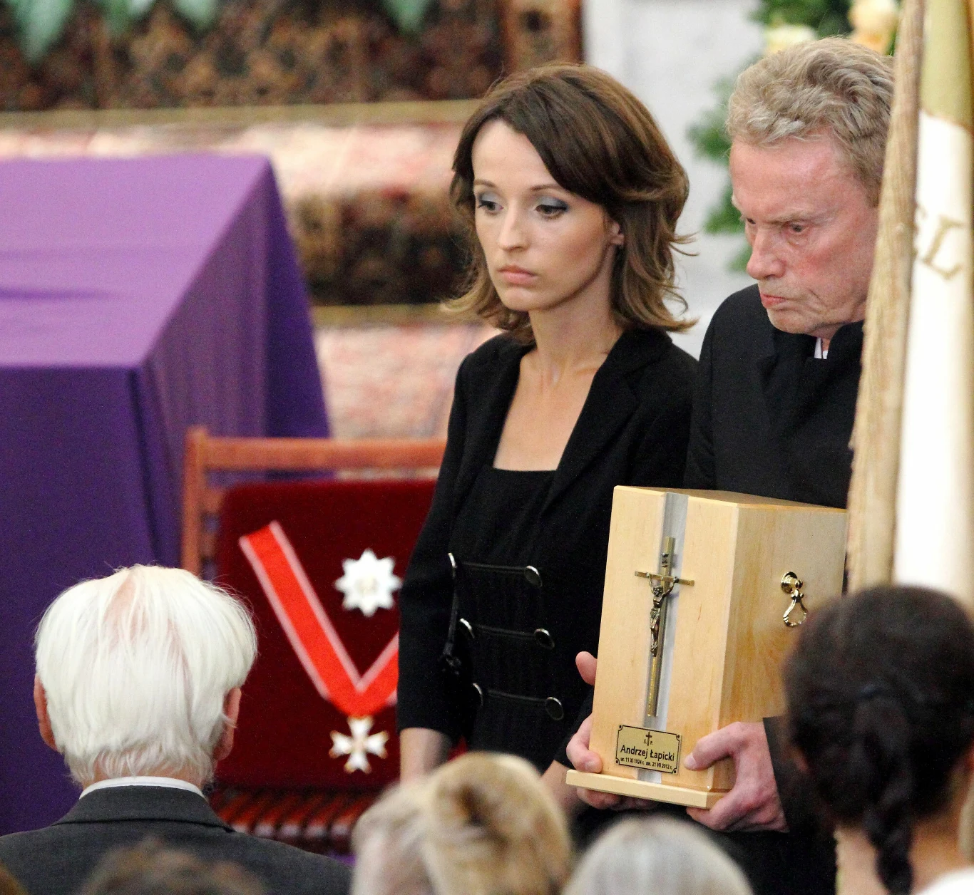 Kamila Łapicka i Daniel Olbrychski na pogrzebie Kamila Łapicka i Daniel Olbrychski na pogrzebie