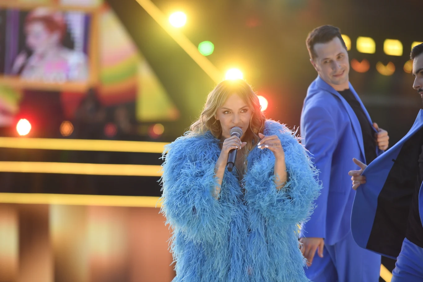 Anna Wyszkoni na scenie w Opolu Anna Wyszkoni na scenie w Opolu