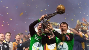 Sławomir Szmal (z prawej) wygrał Ligę Mistrzów w 2016 roku. Jako zawodnik Vive Kielce