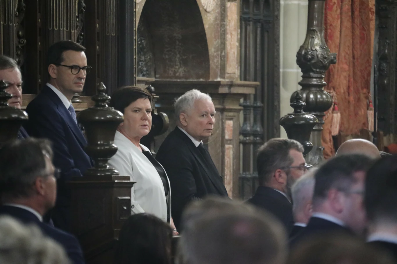 Jarosław Kaczyński podczas mszy na Wawelu Jarosław Kaczyński podczas mszy na Wawelu