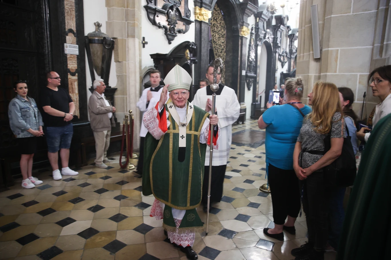 Arcybiskup metropolita krakowski Marek Jędraszewski Arcybiskup metropolita krakowski Marek Jędraszewski