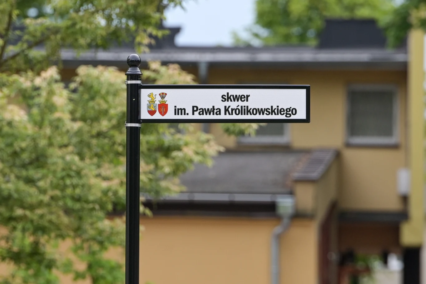 Skwer im. Pawła Królikowskiego w Zduńskiej Woli Skwer im. Pawła Królikowskiego w Zduńskiej Woli