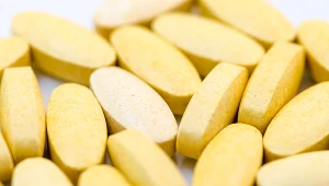 Niedobór witaminy C niszczy tarczyce, żyły i serce