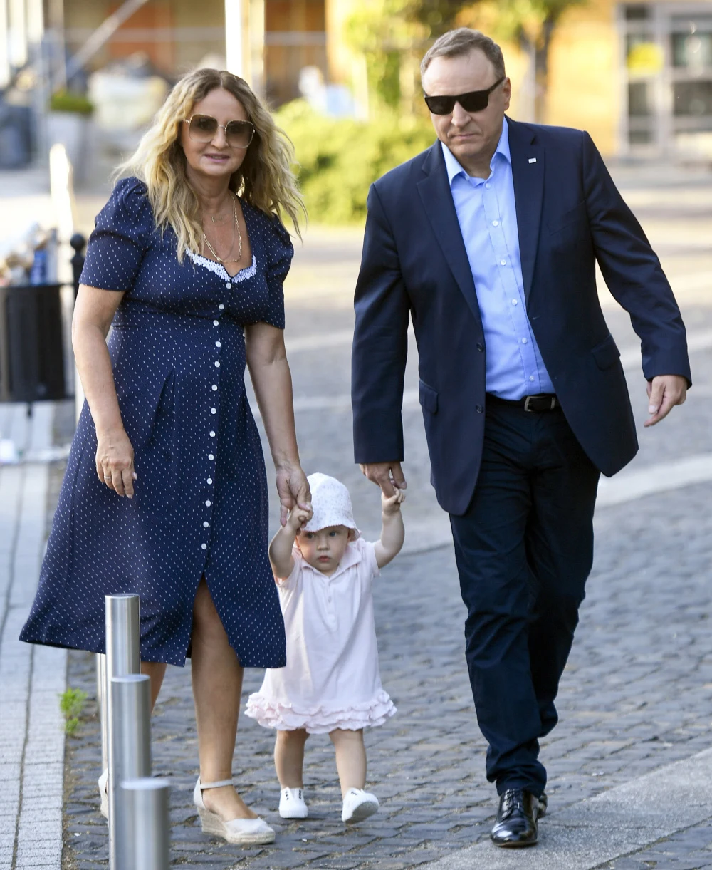 Jacek Kurski i Joanna Kurska z Anną Klarą Teodorą Jacek Kurski i Joanna Kurska z Anną Klarą Teodorą