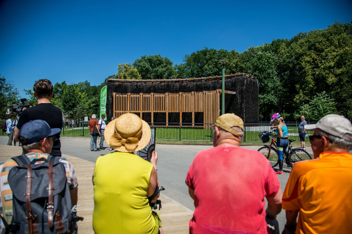 Charakterystyczna dla centrum Krakowa betonoza omija Nową Hutę szerokim łukiem. To jedna z najbardziej zielonych dzielnic miasta