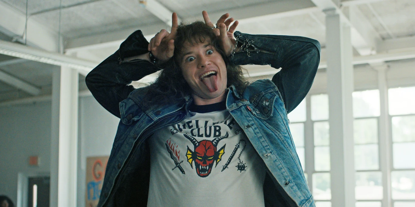 Joseph Quinn (Eddie Munson) w serialu "Stranger Things"