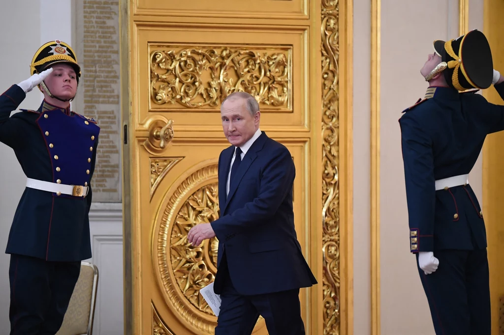 Władimir Putin prosi naród o poświęcenie Władimir Putin prosi naród o poświęcenie