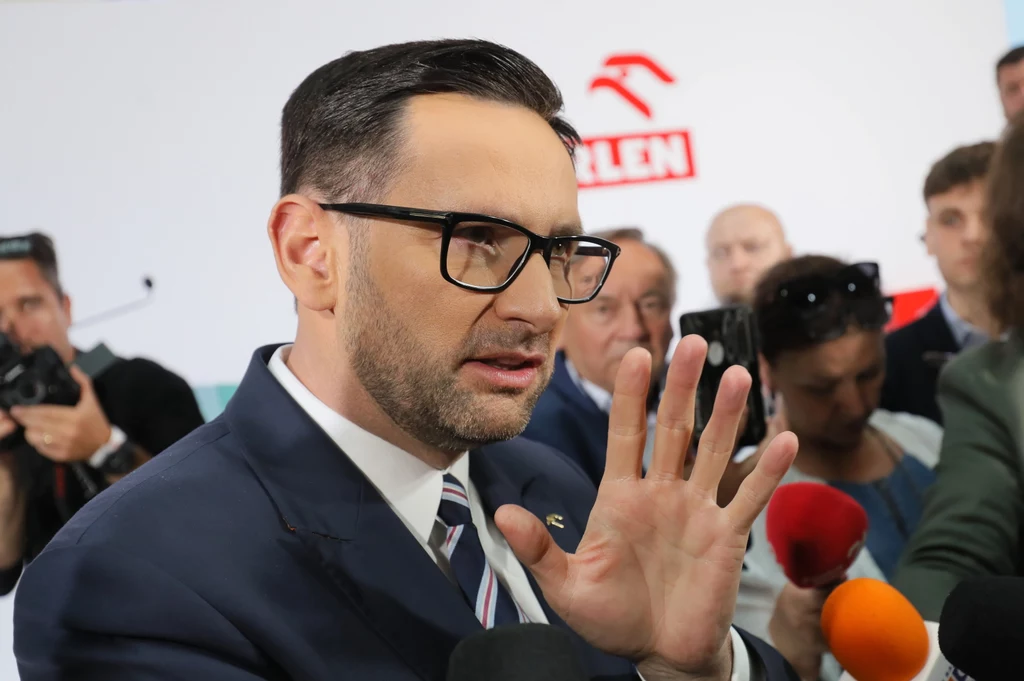 Prezes Obajtek nie pozostawia złudzeń. Obniżki cen będą niewielkie, a Orlen nie zamierza się dzielić nadmiarowym zyskiem z Polakami