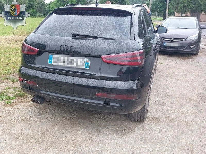 Policja odzyskała dwa skradzione samochody Policja odzyskała dwa skradzione samochody