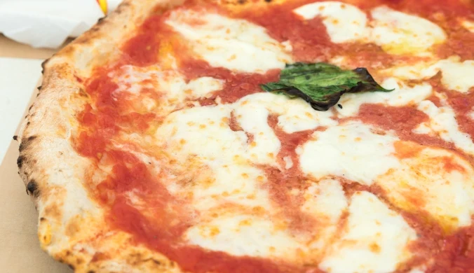 Klientka zgłosiła reklamacje po otrzymaniu pizzy. Zdjęcie ilustracyjne