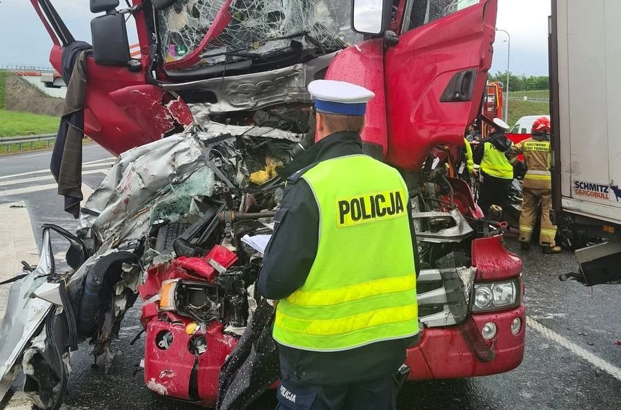 Policja szuka świadków wczorajszego wypadku na A1 