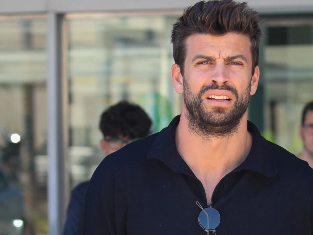 Gerard Pique zmieszany z błotem Gerard Pique zmieszany z błotem