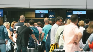 Kolejki na lotnisku w Düsseldorfie. Niektórzy nawet nie zdążyli na swój lot