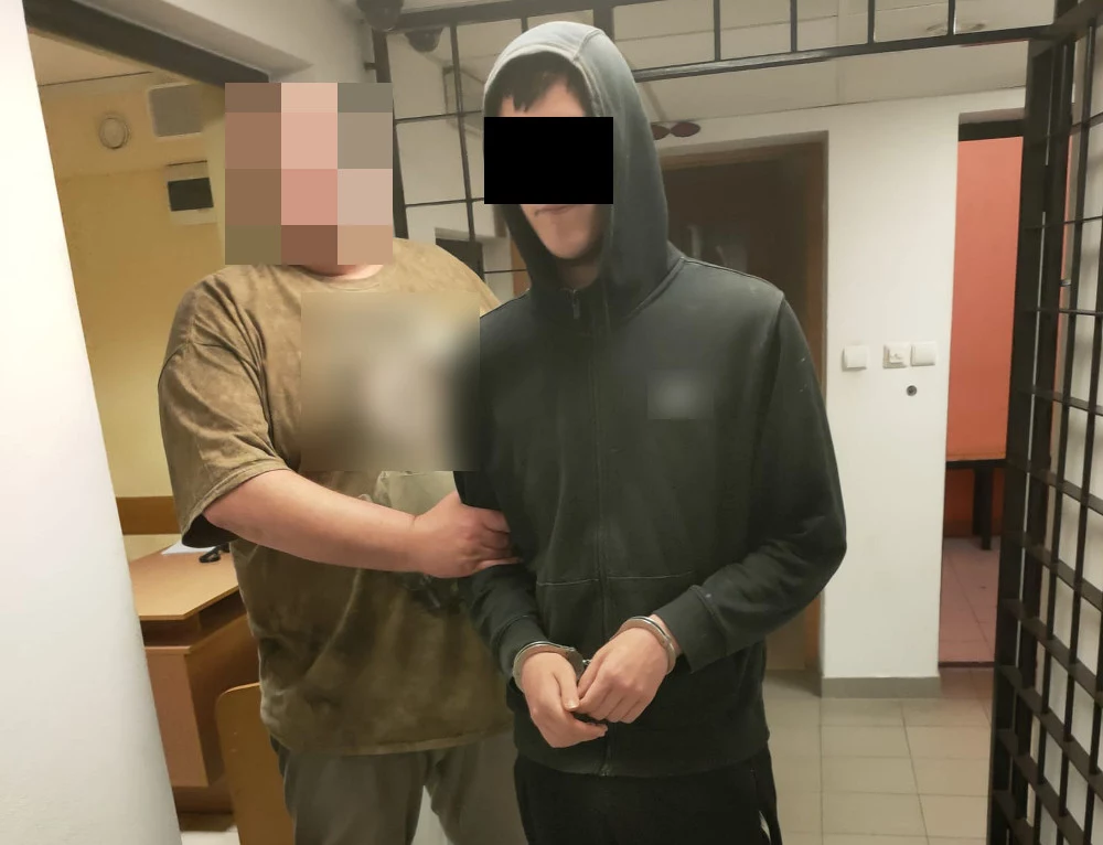 Zatrzymany za kradzież kiełbasy młody mężczyzna