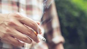 Jak wynika z badań, palenie zwiększa ryzyko depresji i schizofrenii