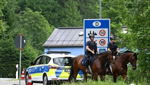 Szczyt G7. Zamek Emlau stał się twierdzą