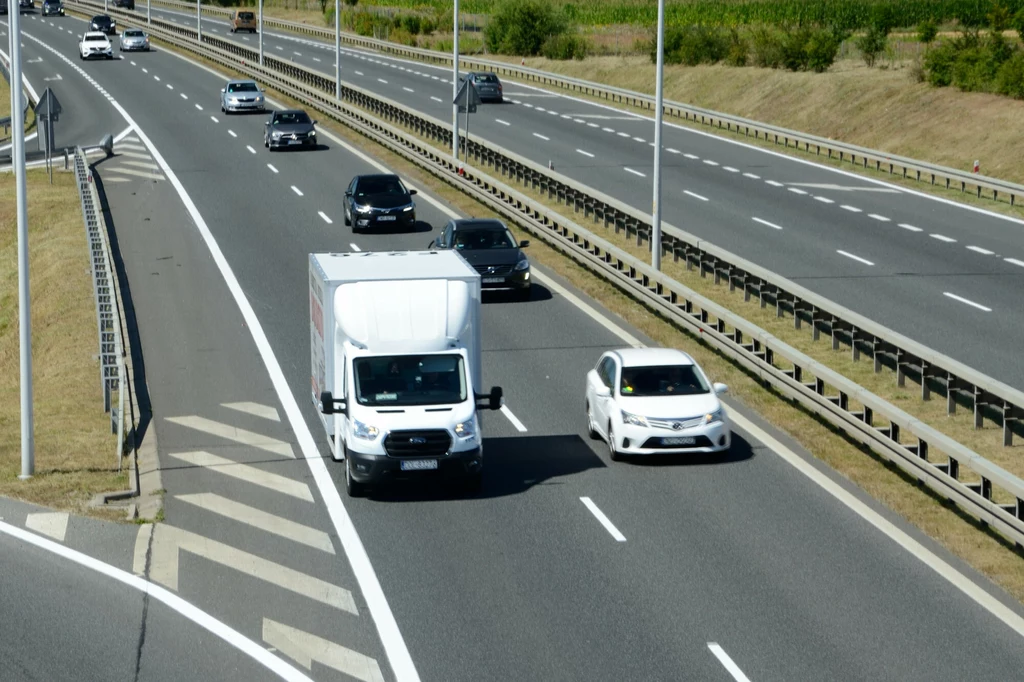 O maksymalnej prędkości na autostradzie wie każdy. A ile wynosi minimalna prędkość?