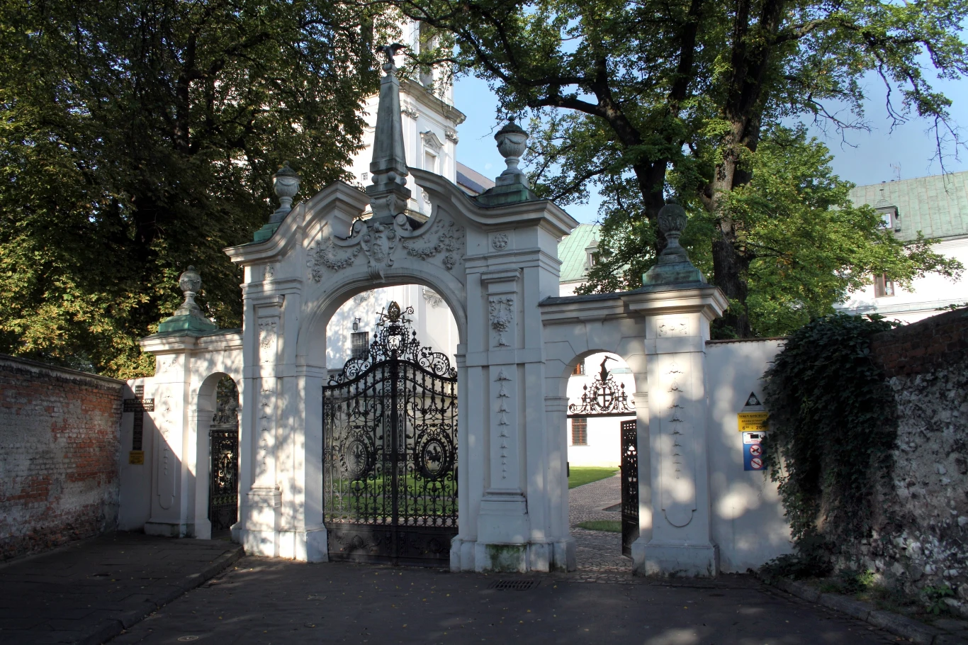 Paulini na Skałce otworzyli swoje wrota przed mieszkańcami Krakowa Paulini na Skałce otworzyli swoje wrota przed mieszkańcami Krakowa