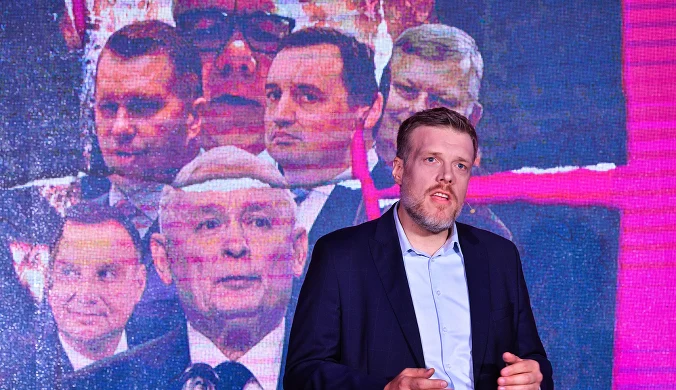  Adrian Zandberg podczas dorocznego Kongresu Krajowego Partii Razem pod hasłem "Gotowi na jutro"