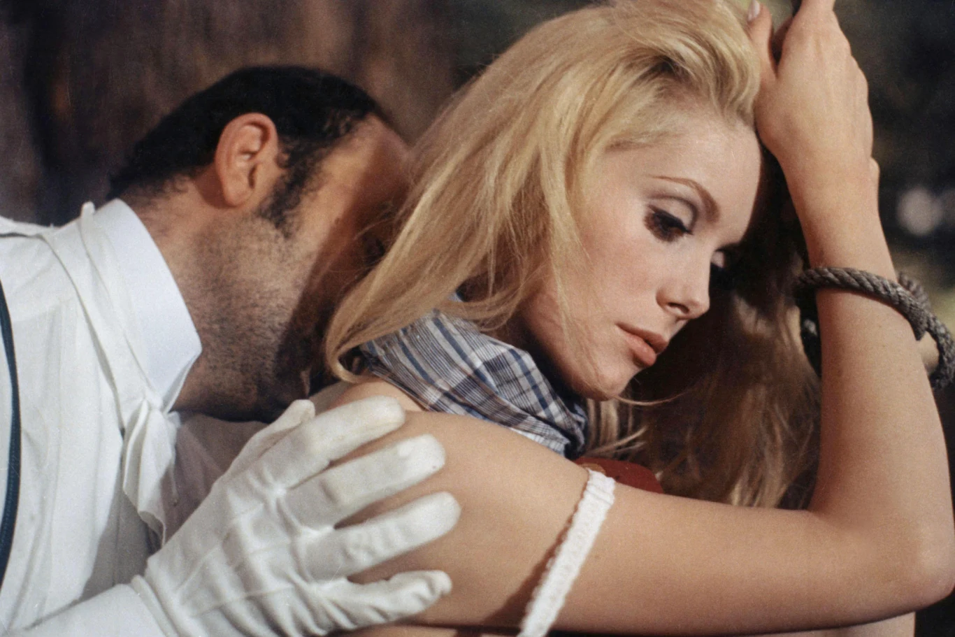 Catherine Deneuve w filmie PIĘKNOŚĆ DNIA Catherine Deneuve w filmie PIĘKNOŚĆ DNIA