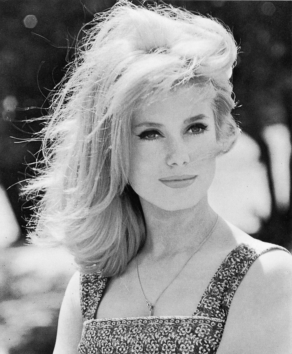 Catherine Deneuve jedna z najpiękniejszych gwiazd kina Catherine Deneuve jedna z najpiękniejszych gwiazd kina