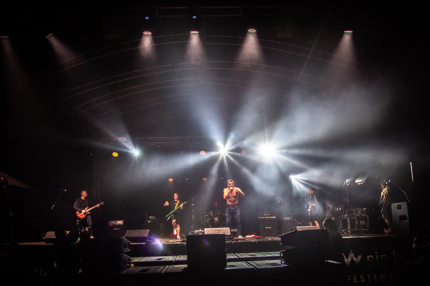 Drugi koncert zagrała punkowa grupa Stacja B.