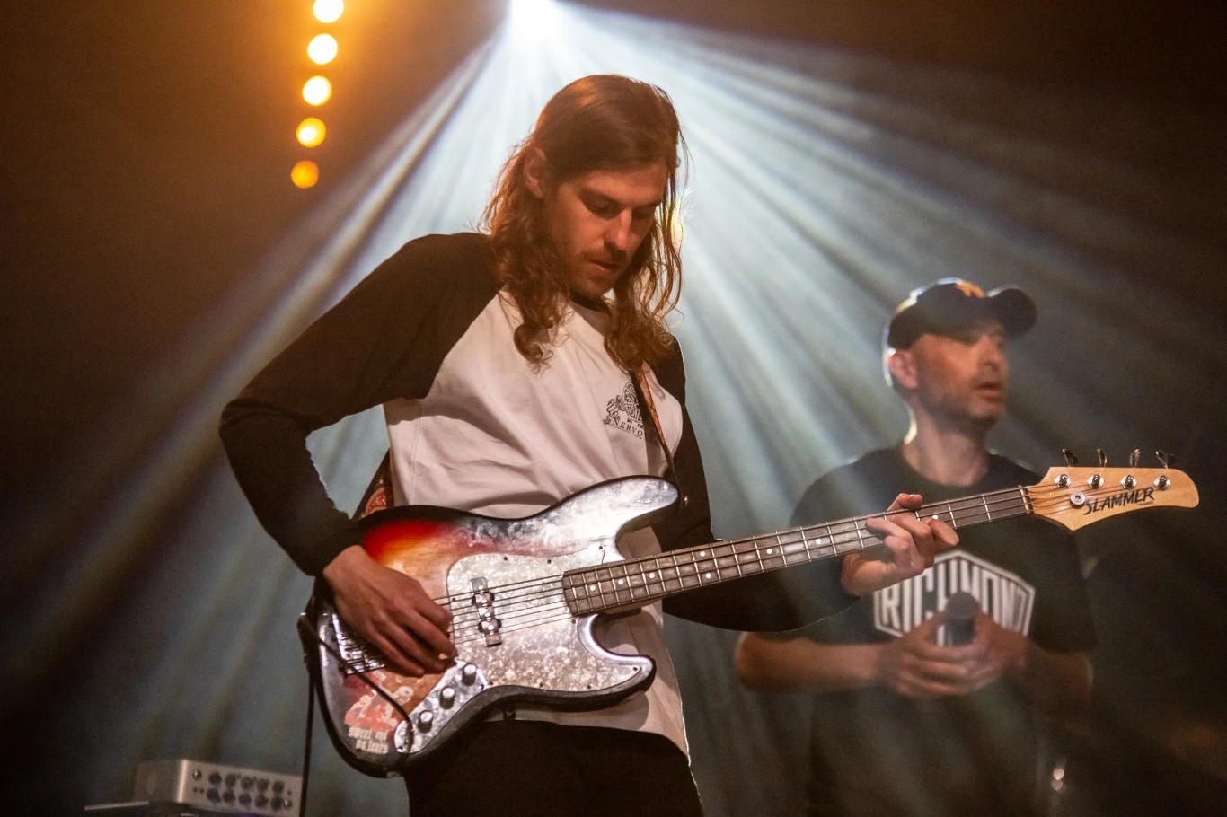 Założony w krakowskiej Nowej Hucie zespół Wu-Hae działa od 1999 roku. Jego założycielami i liderami są wokaliści Marcin "Bzyk" Bąk oraz Marcin Guzik.